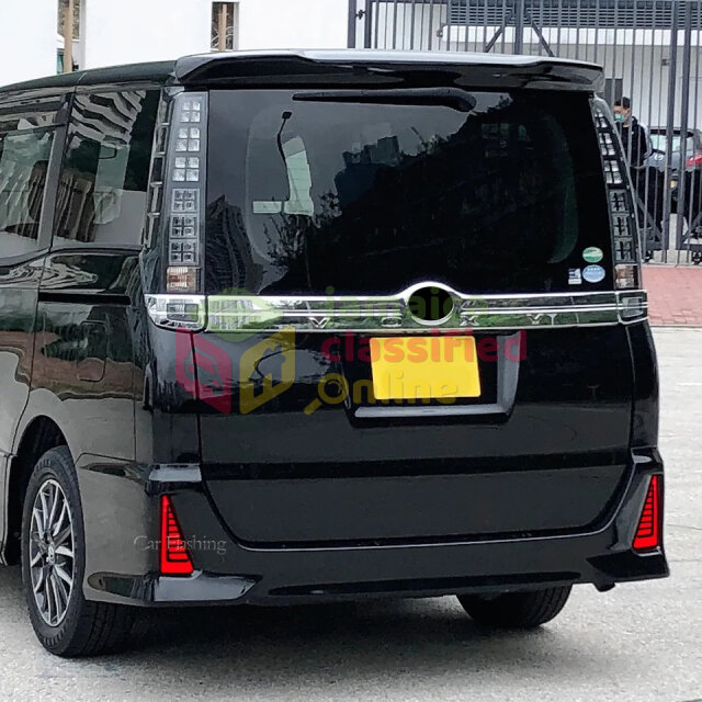 Toyota Voxy/ Noah 2014 Upwards