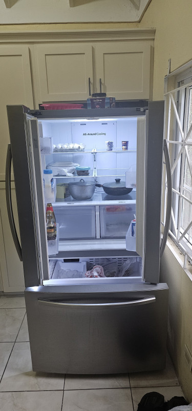 MIGRATE SALE 28cu Samsung French Door Fridge + Ice