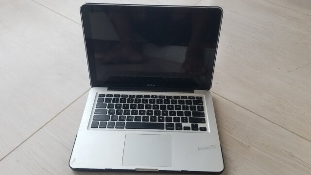 Apple Macbook