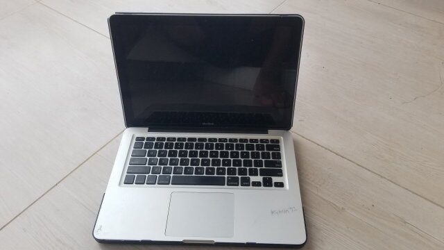 Apple Macbook