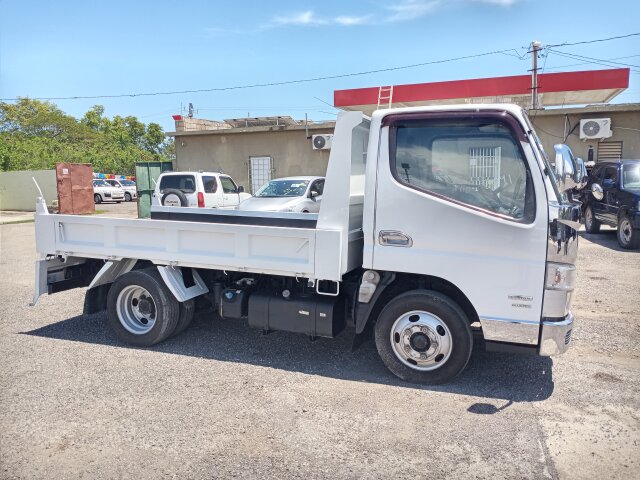 MITSUBISHI CANTER