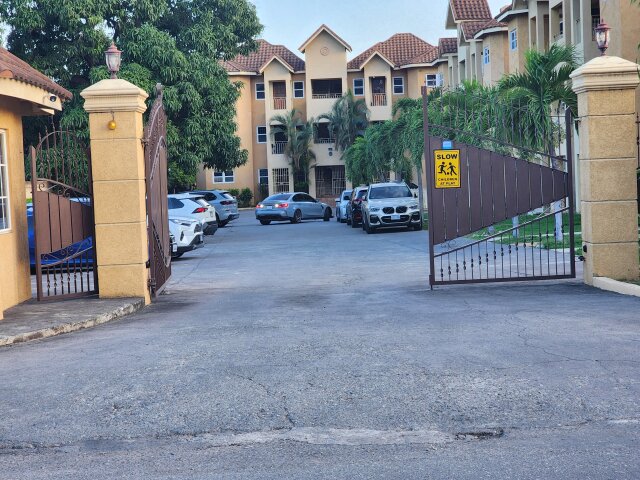 2 Bedroom Apartment For Sale Kgn. 6(1,410 Sqft)
