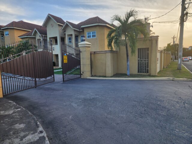 2 Bedroom Apartment For Sale Kgn. 6(1,410 Sqft)