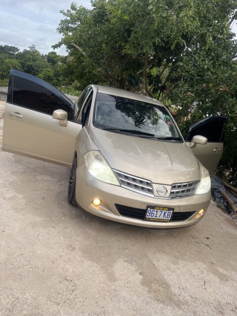 2010 Nissan Tiida