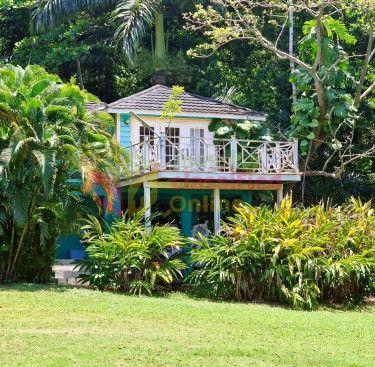 10 Bedrooms 7 Baths 4 Acres Multiple Houses