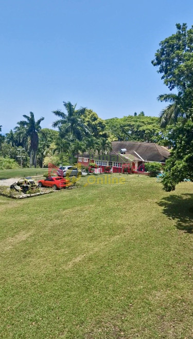 10 Bedrooms 7 Baths 4 Acres Multiple Houses