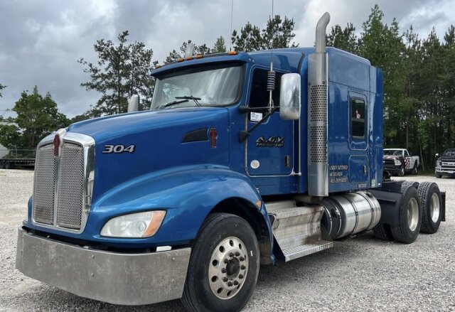 2013 Kenworth T660 Semi Truck