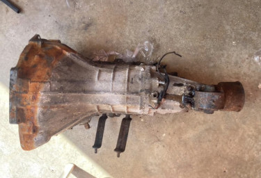 Mitsubishi L300 Gearbox 