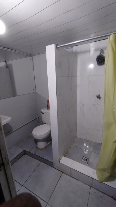 Female Only,1 Bedroom Of 5 Br House