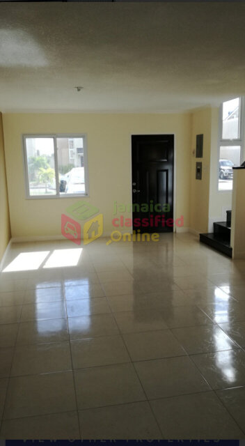 2 Bedroom, 2.5 Bathrooms Gated Community