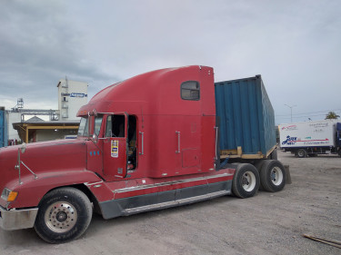 Trailer Head Freightliner 1996