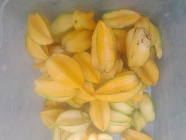 Sweet Sweet Star Fruits ($100 Per Dozen)