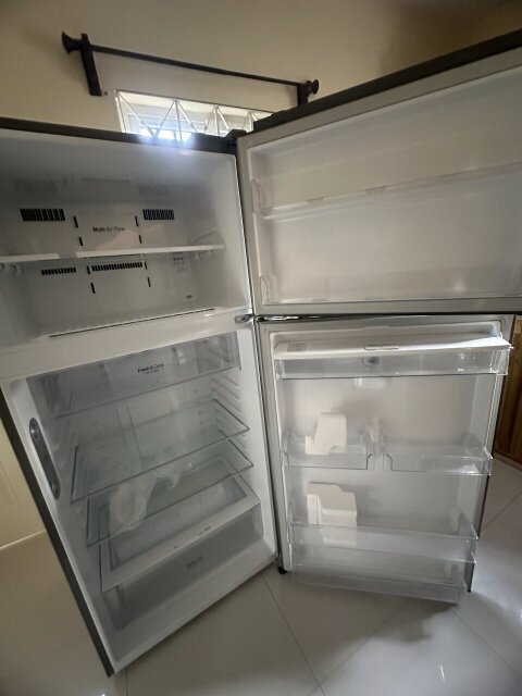 Used 2year Old LG Inverter Refrigerator