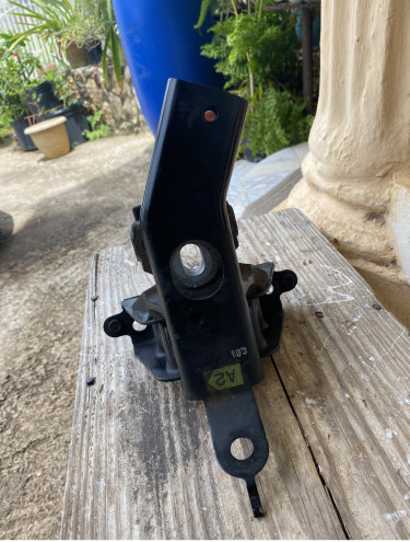 Toyota Vitz Engine Mount For Sale 