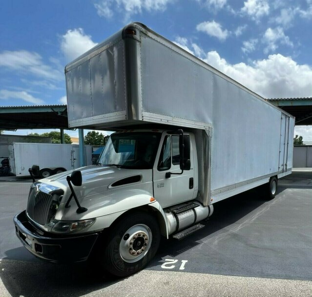 2015 Peterbilt 337 Box Truck