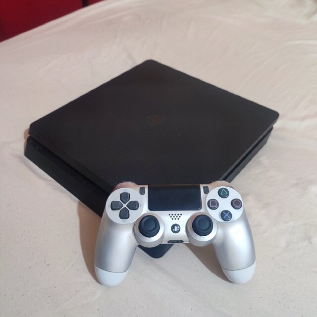 PS4 Slim