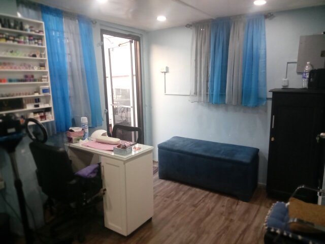 Hair Station For Rent InHWT Area Hair Halfway Tree