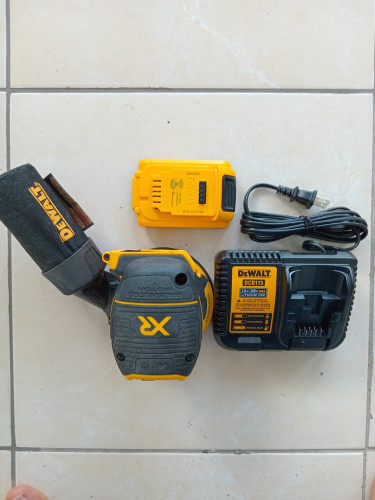 Dewalt  Random Ordit Palm Sander Set