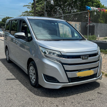 2017 Toyota Noah