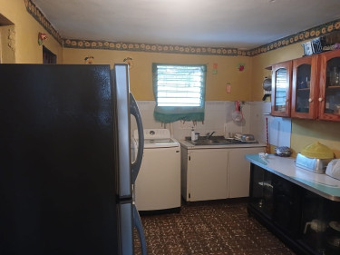 3 Bedrooms 2 Bathrooms House For Sale