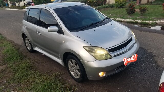 2003 Toyota Ist