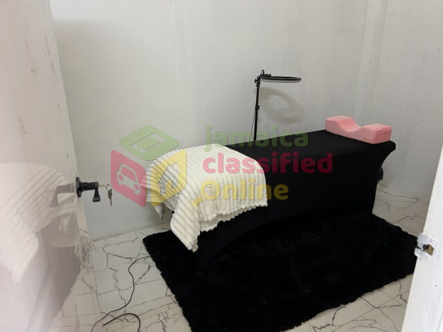 Daily Rental Beauty Room Shops & Booths Halfway Tree