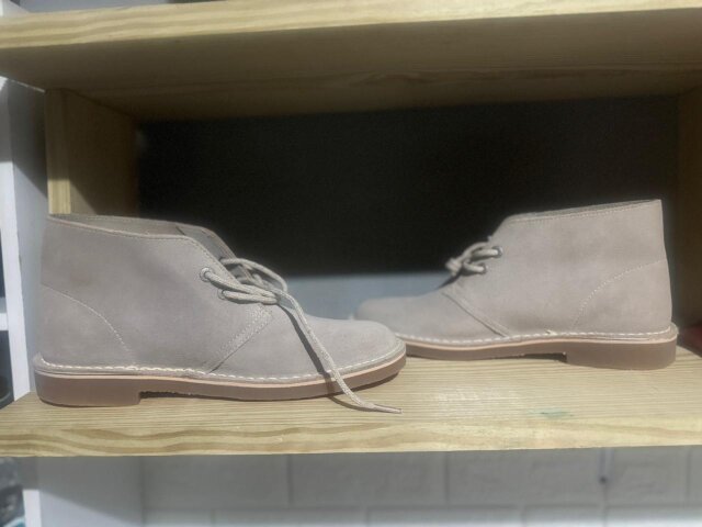 Mens Desert Clark’s Size 9