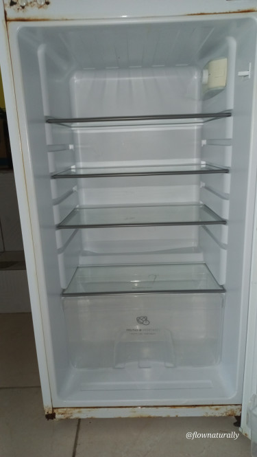 Refrigerator 