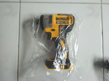 DeWalt Power Tool Combo (DCK299M2) +2xtra Items