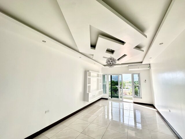 1 Bedroom 2 Bath Apartment
