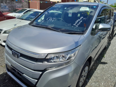 2018 TOYOTA NOAH