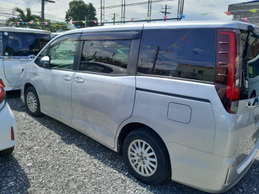 2017 TOYOTA NOAH