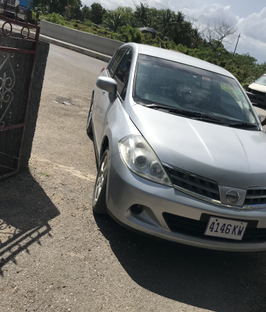 2010 Nissan Tiida 