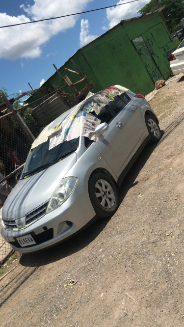 2010 Nissan Tiida 