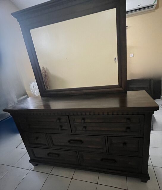 Dresser And Nightstands