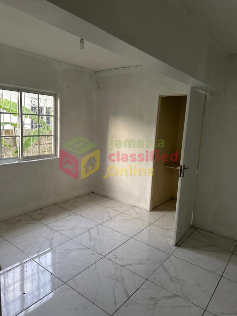 1 Bedroom For Rent Houses Molynes Garden