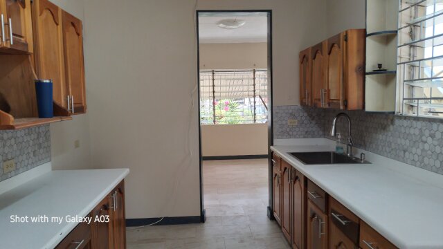 3 Bedroom 2 Bath Large Side House