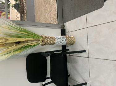 Salon Space For Rent 