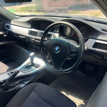 2010 BMW 320I