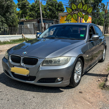 2010 BMW 320I