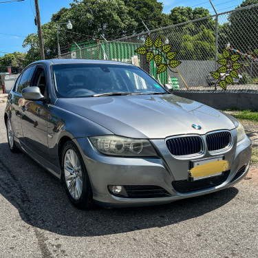 2010 BMW 320I