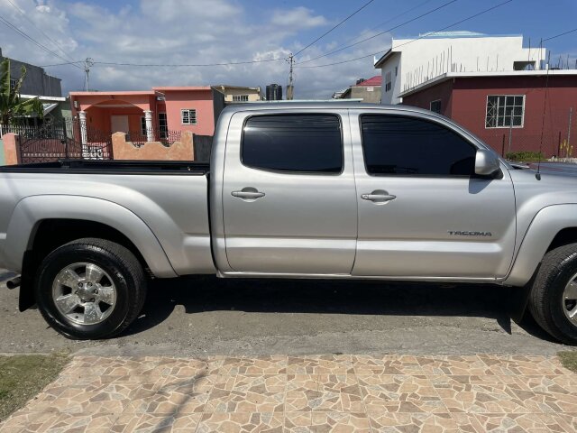 2005 Toyoya Tacoma