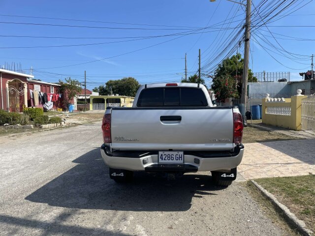 2005 Toyoya Tacoma