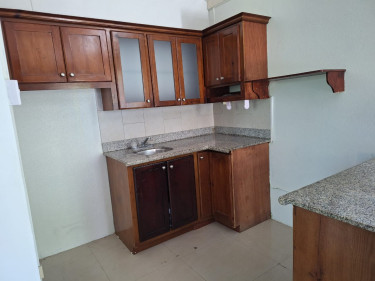 1 Bedroom 1 Bath Apt, Own JPS Meter,