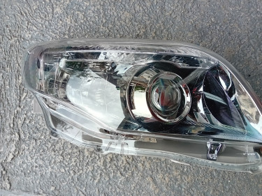 Toyota Corolla Axio E140 HeadLamp 2006 - 2011 DBA-