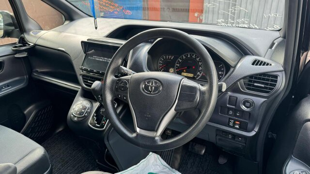 2016 TOYOTA NOAH