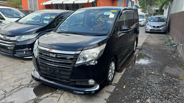 2016 TOYOTA NOAH