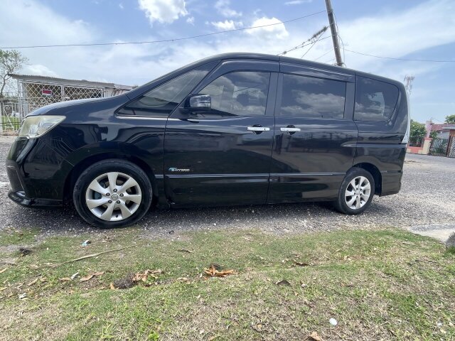 2013 Nissan Serena