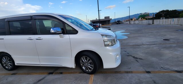 2012 Toyota Voxy Fully Loaded