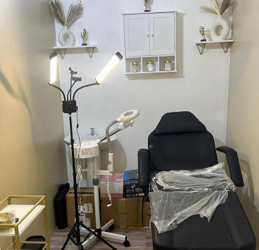 Private Lash Room For Rent 